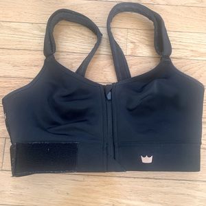 Shefit sports bra in black
